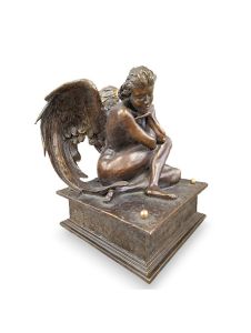 Urn for ashes ‘Angel of Comfort’ in various colors