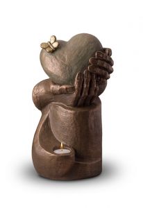 Ceramic funeral urn 'Heartpain'