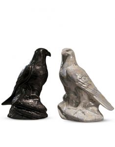 Urn for ashes 'Eagle' in several colors