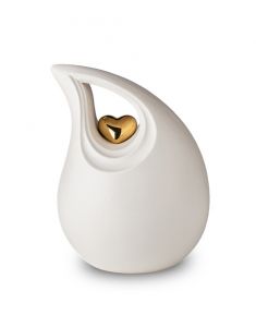 White ceramic cremation urn 'Teardrop' with gold-coloured heart